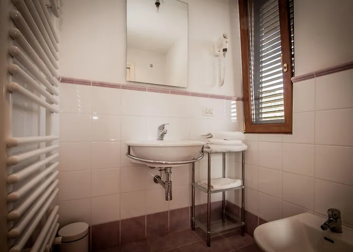 Hotel Ristorante Bertolini 2*